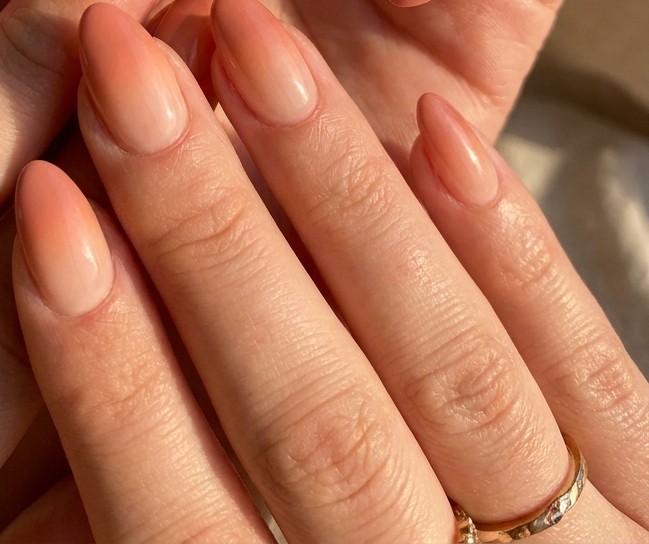 Sunset Ombre Nails – gepflegte Nagelidee 2026